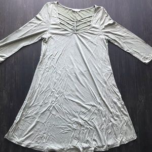 Entro Quarter-Sleeve Green Flowy Dress